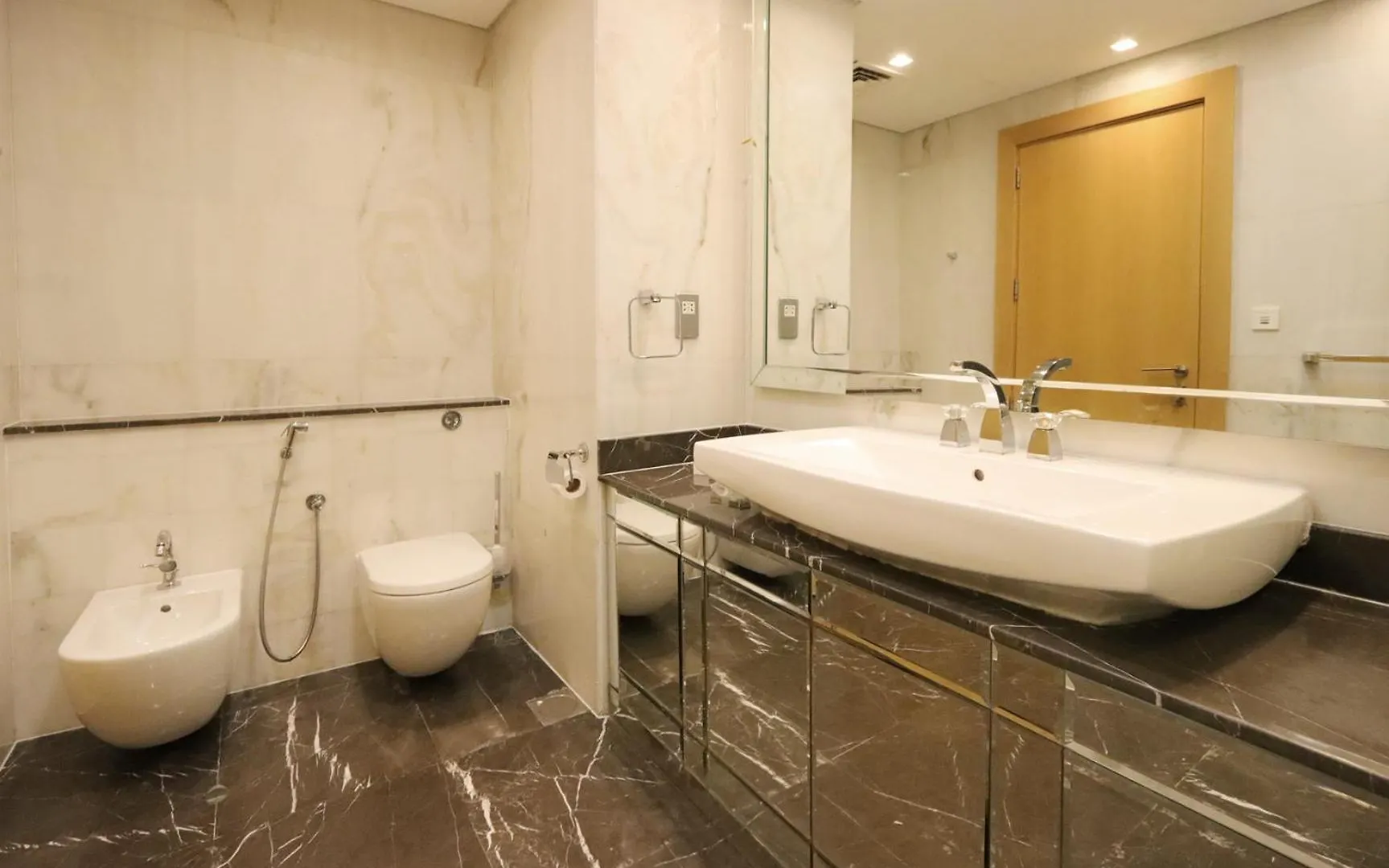 Livbnb Suites - 1Br With Sea View & Beach Access Dubaj