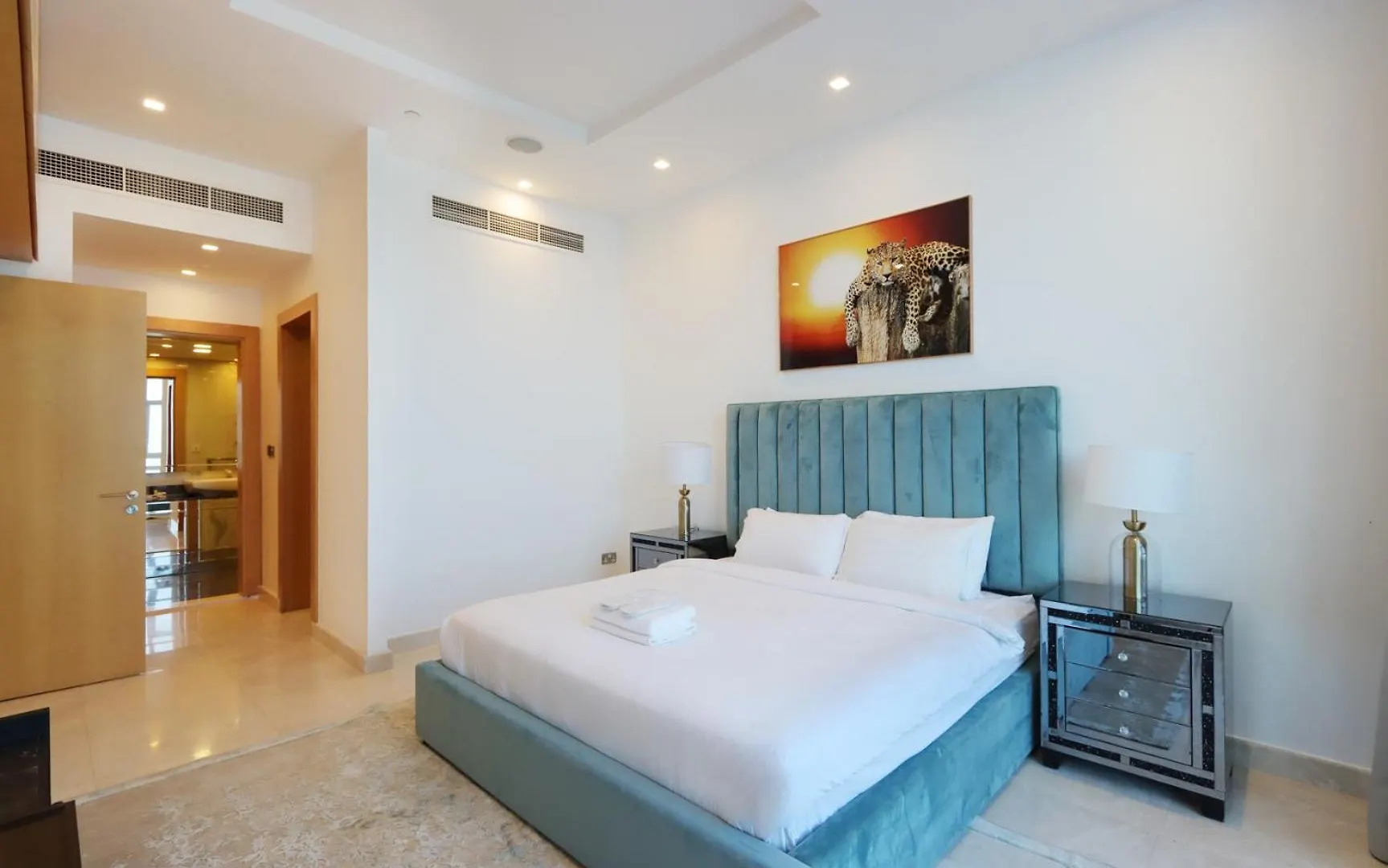Livbnb Suites - 1Br With Sea View & Beach Access Dubaj 0*,