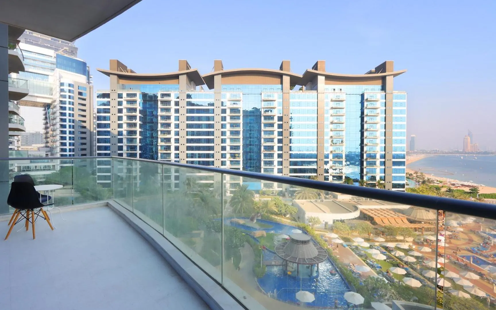 Livbnb Suites - 1Br With Sea View & Beach Access Dubaj Apartmán